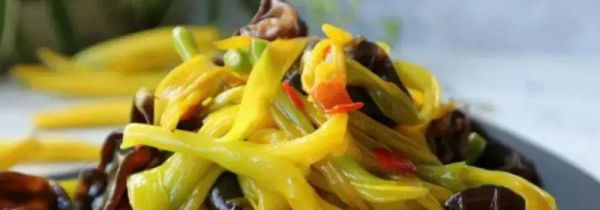 新鲜黄花菜有毒吗?怎么吃