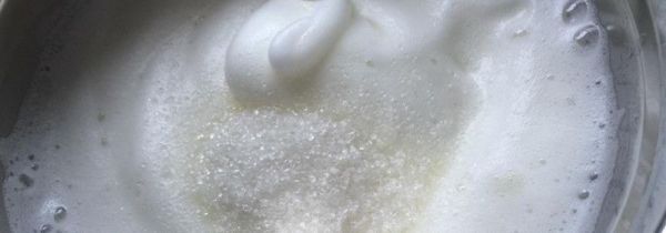 蛋清打不发怎么补救