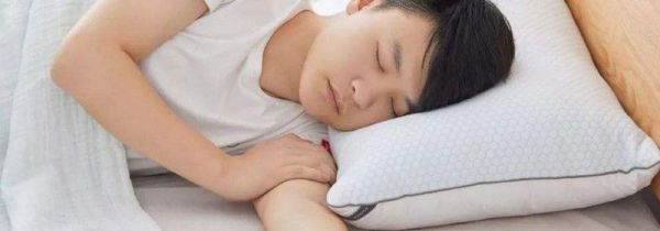 睡觉要不要枕头