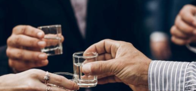 小辈给长辈敬酒词