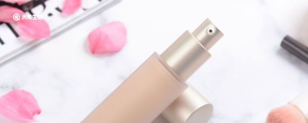 粉底液的作用 粉底液的作用及用法
