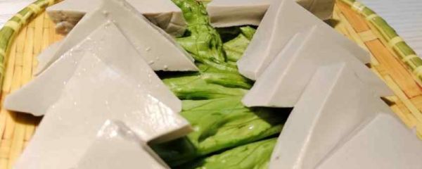 人们常说的“北豆腐”和“南豆腐”，主要区别在于“点”豆腐的
