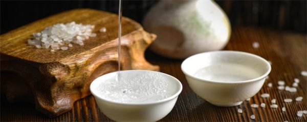 如何区分酿造酒和勾兑酒 怎么区分酿造酒和勾兑酒