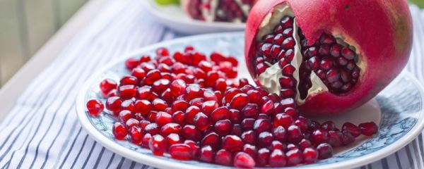 软籽石榴的籽可以吃吗 如何更好地食用软籽石榴籽