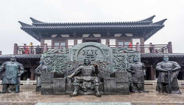 四面楚歌的主人公是谁 四面楚歌讲了什么