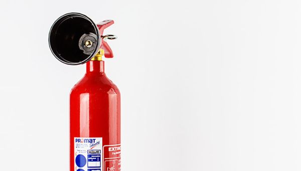 二氧化碳灭火器会冻伤手指吗 二氧化碳灭火器会冻伤手指么