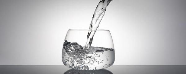桶装水是矿泉水还是纯净水 家里的桶装水是矿泉水还是纯净水