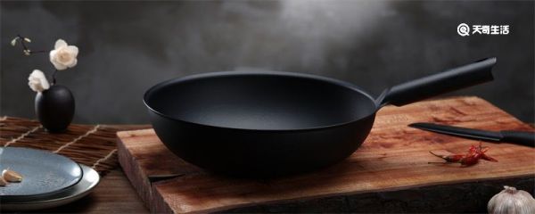 铁锅煮东西变黑怎么办 铁锅煮东西变黑是什么原因