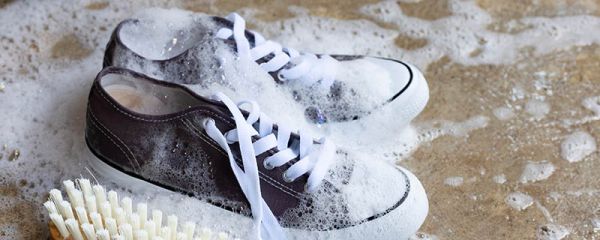 鞋子发黄怎么变白最有效方法吗 鞋子发黄怎么变白呢