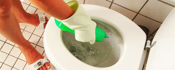 马桶堵了用什么疏通 马桶堵了用什么疏通最好