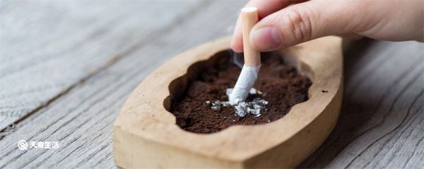 烟灰缸里不要放水是什么意思 烟灰缸里别放水是啥意思