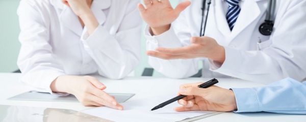 主任医师和副主任医师的区别 主任医师和副主任医师哪个好