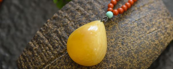 蜜蜡是什么 什么是蜜蜡