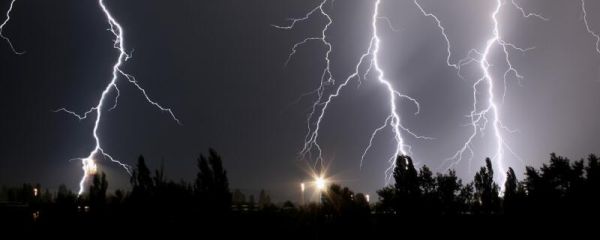 雷电产生的原因 雷电是怎么产生的