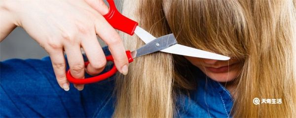 女生刘海两边的头发叫什么 刘海两边的头发叫什么