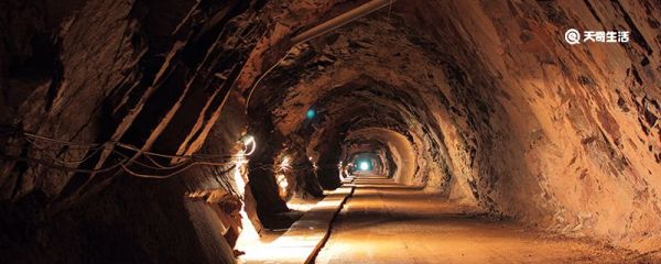 1907年,詹天佑主持修建什么隧道