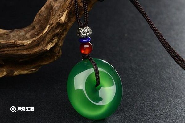 绿玉髓的功效与作用 绿玉髓的功效与作用禁忌