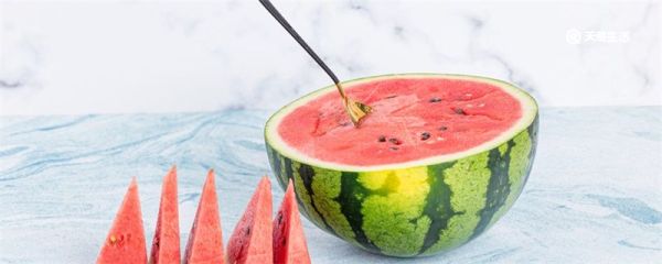 怎样挑选西瓜 西瓜有哪些品种