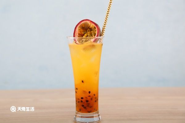 百香果柠檬茶的功效与作用 百香果柠檬茶的功效与作用及禁忌