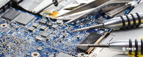 电容器在交流电路中的作用 简述电容器在电路中的作用