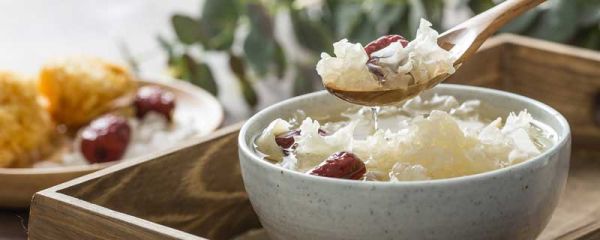 干银耳用开水泡还是用冷水泡 干银耳用开水泡还是用冷水泡多久