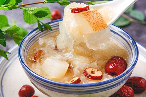 银耳糖水的功效与作用 银耳糖水的功效与作用是什么