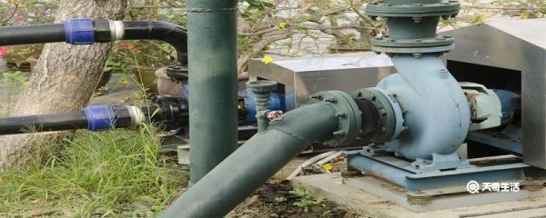 如何不用电把水往上抽 怎么做可以不用电把水往上抽