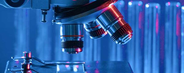 显微镜目镜和物镜的区别 显微镜目镜和物镜有什么区别