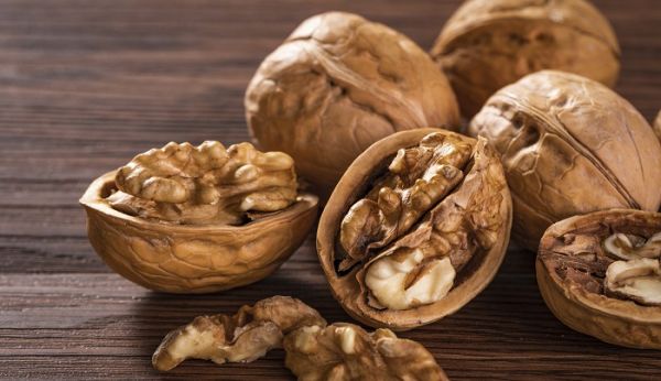 打核桃手黑了怎么办 打核桃手黑了有什么办法