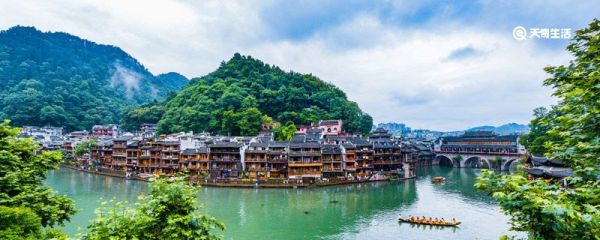 凤凰古城在哪里 凤凰古城在什么地方