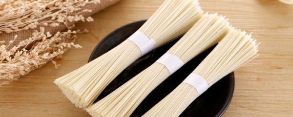 担担面的由来 为什么叫担担面