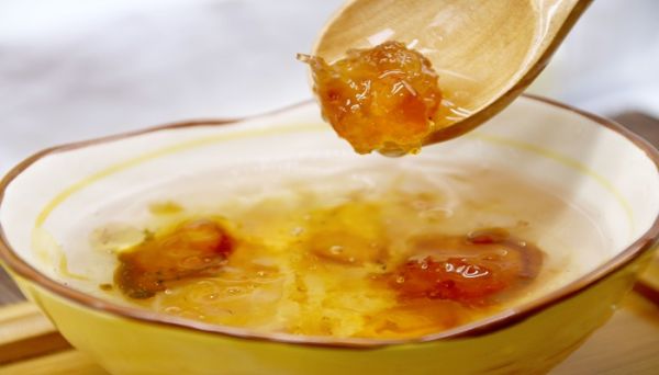 桃胶泡了两天还能吃吗 桃胶泡的时间长了会怎样