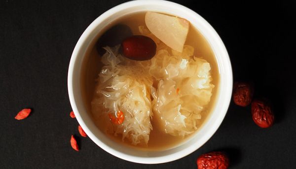 炖银耳炖太久的危害 食用炖银耳炖有什么危害