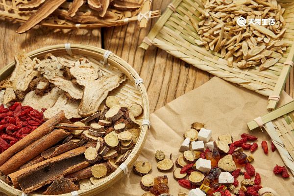 太子参红枣枸杞山药的功效与作用 太子参山药的功效与作用