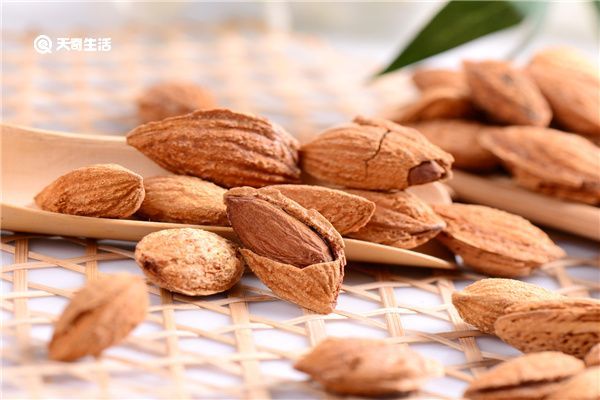 巴旦木杏仁的功效与作用 巴旦木杏仁的功效