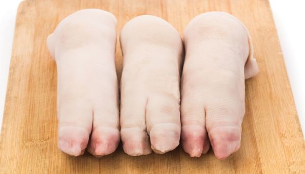 生猪蹄如何处理干净 将生猪蹄处理干净的方法