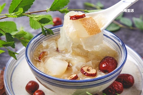 银耳加花生功效与作用 银耳炖花生有什么功效