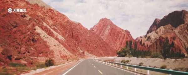 新疆地形特点 新疆的地形特点