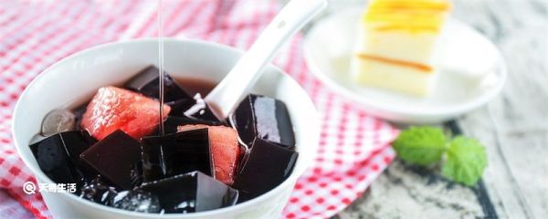 龟苓膏是什么做的 龟苓膏是什么做的是怎么凝固的