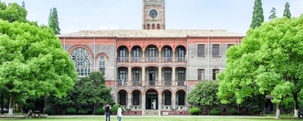 句号在双引号里面还是外面 句号在双引号里面还是外面的用法