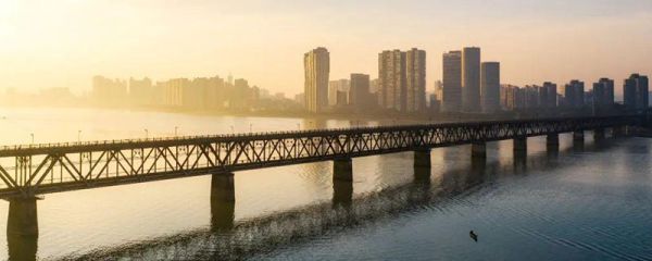 钱塘江大桥是谁设计的中国 钱塘江大桥是由谁主持设计的